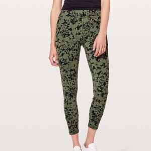 LULULEMON In Movement 7/8 Tight 25”